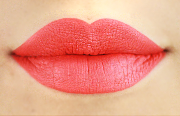 Long Lasting Liquid Lipstick - Hollywood